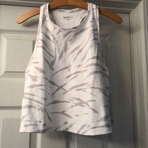 NWT Athleta Shanti Crop